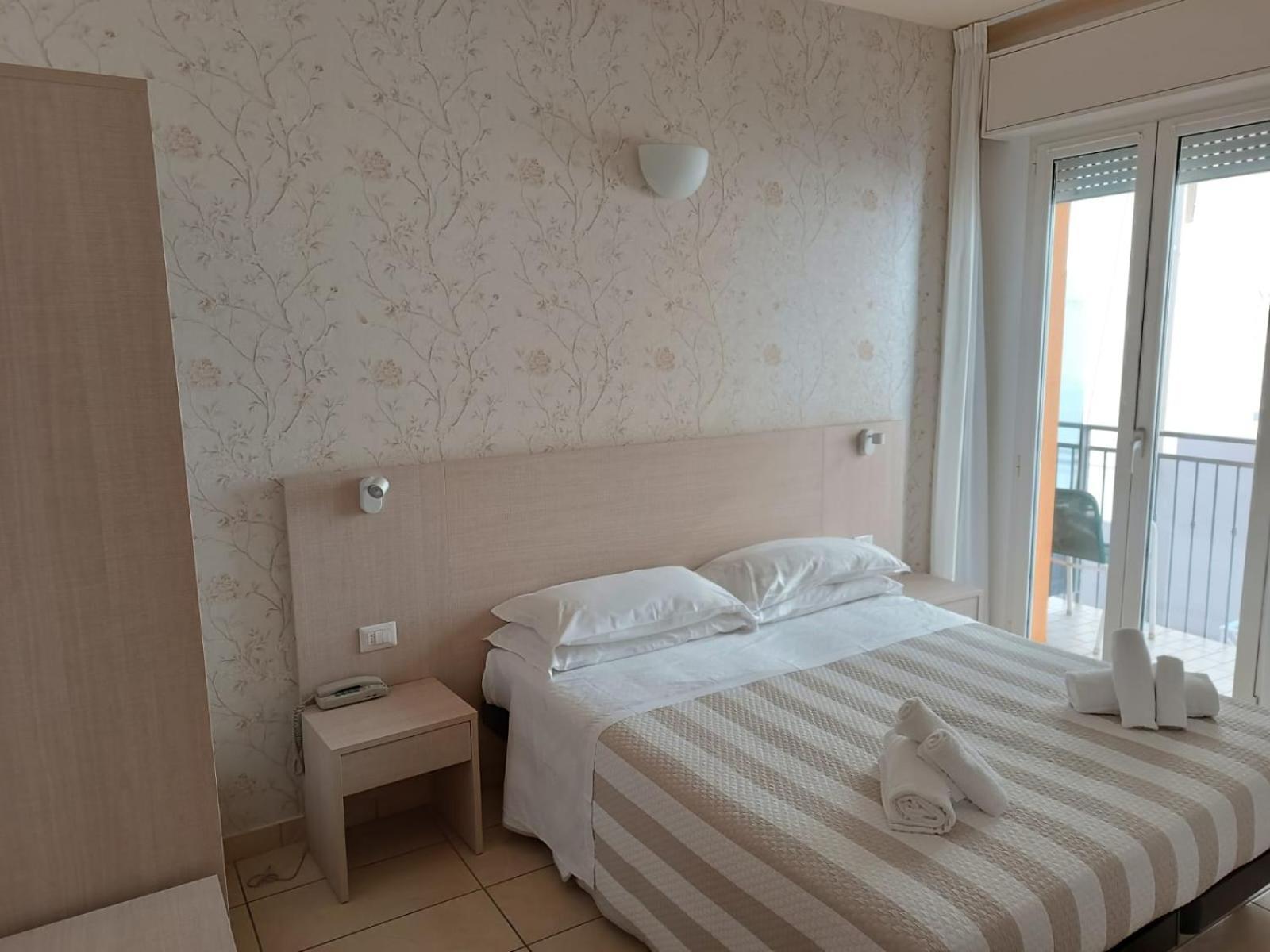 Hotel Berenice Rimini Exterior foto