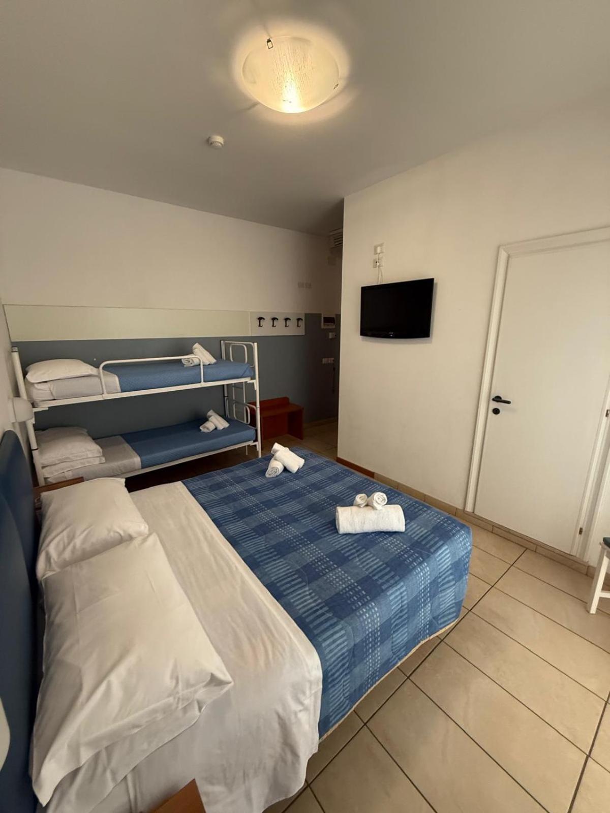 Hotel Berenice Rimini Exterior foto